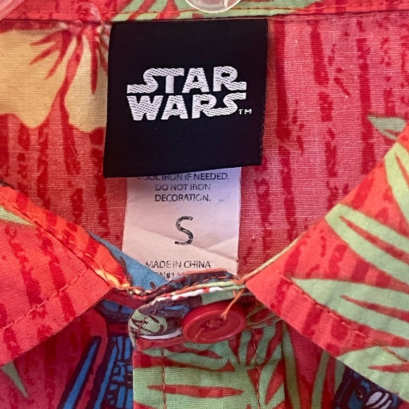 Star Wars Mandalorian / Baby Yoda Hawaiian shirt. Size small GUC - Picture 5 of 5